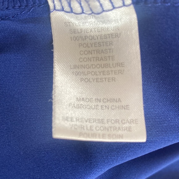 Navy Blue dress from Winners, size 2. Belt around waist. Knee length (5”7) - Picture 4 of 4